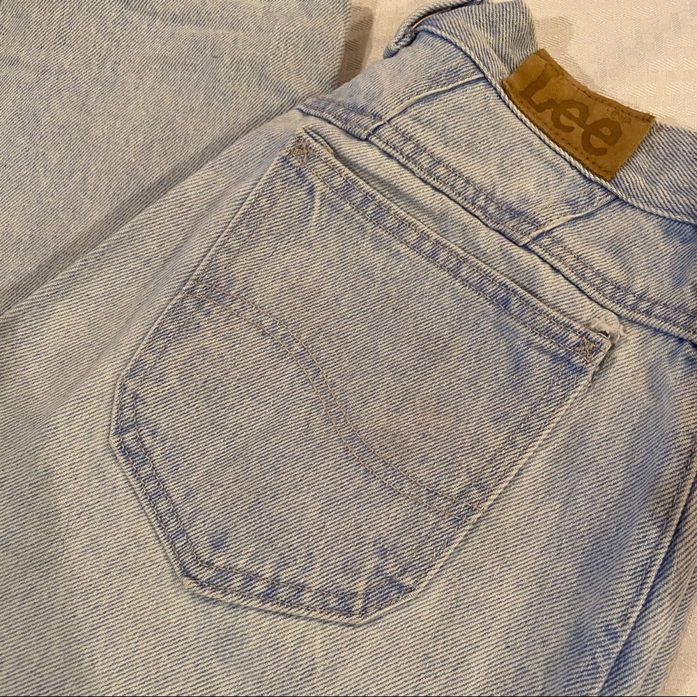 Vintage Lee jeans in light washed blue